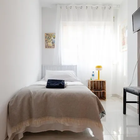 Mar De La Abadia Shared Homestay Malaga